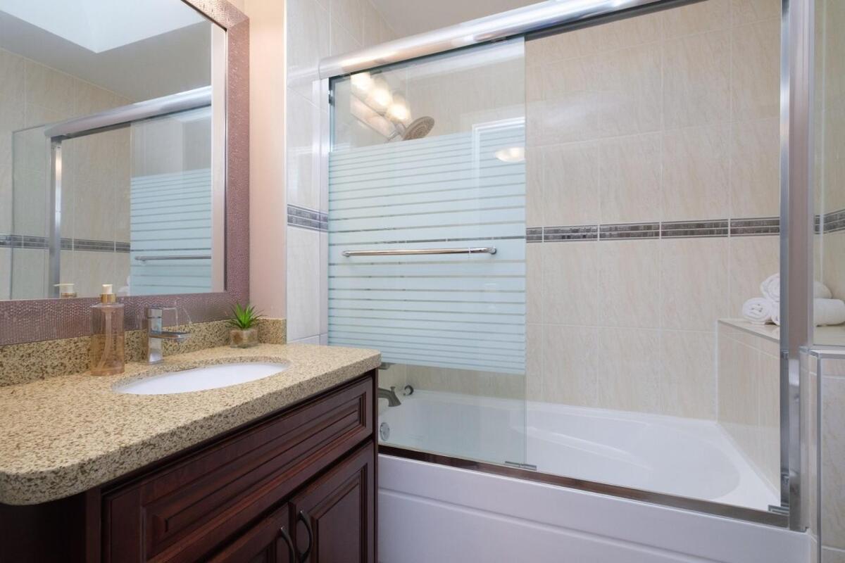 Spacious 4Br W Ensuites Mins To Downtown Yvr Ubc Vancouver Exteriér fotografie